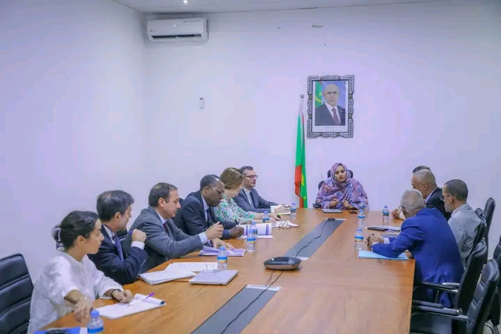 وزيرة المياه تبحث مع وفد من "الوكالة الفرنسية للتنمية" سير تنفيذ المشاريع المائية بموريتانيا