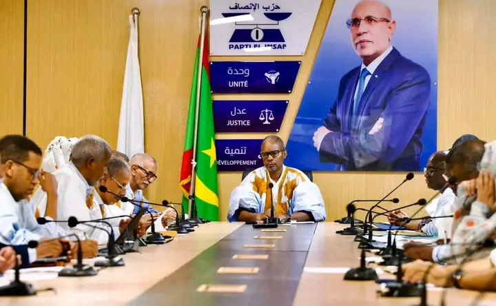 حزب الإنصاف يثمن نجاح جولاته الميدانية ويستعرض حصيلة نشاطه في الولايات (بيان)