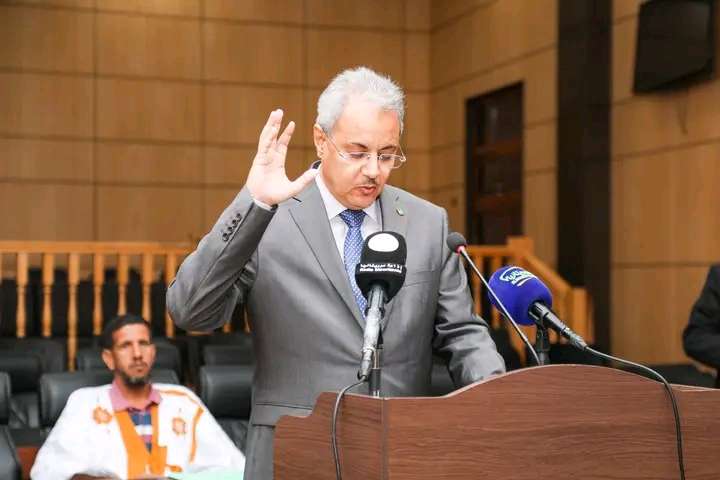 رئيس سلطة البيانات يؤدي اليمين القانونية أمام رئيس المحكمة