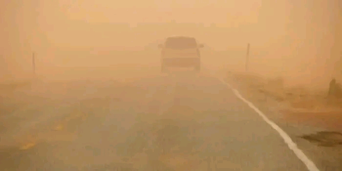 الأرصاد تحذر من الغبار العالق وتحذر من عواصف رملية على الشريط الساحلي