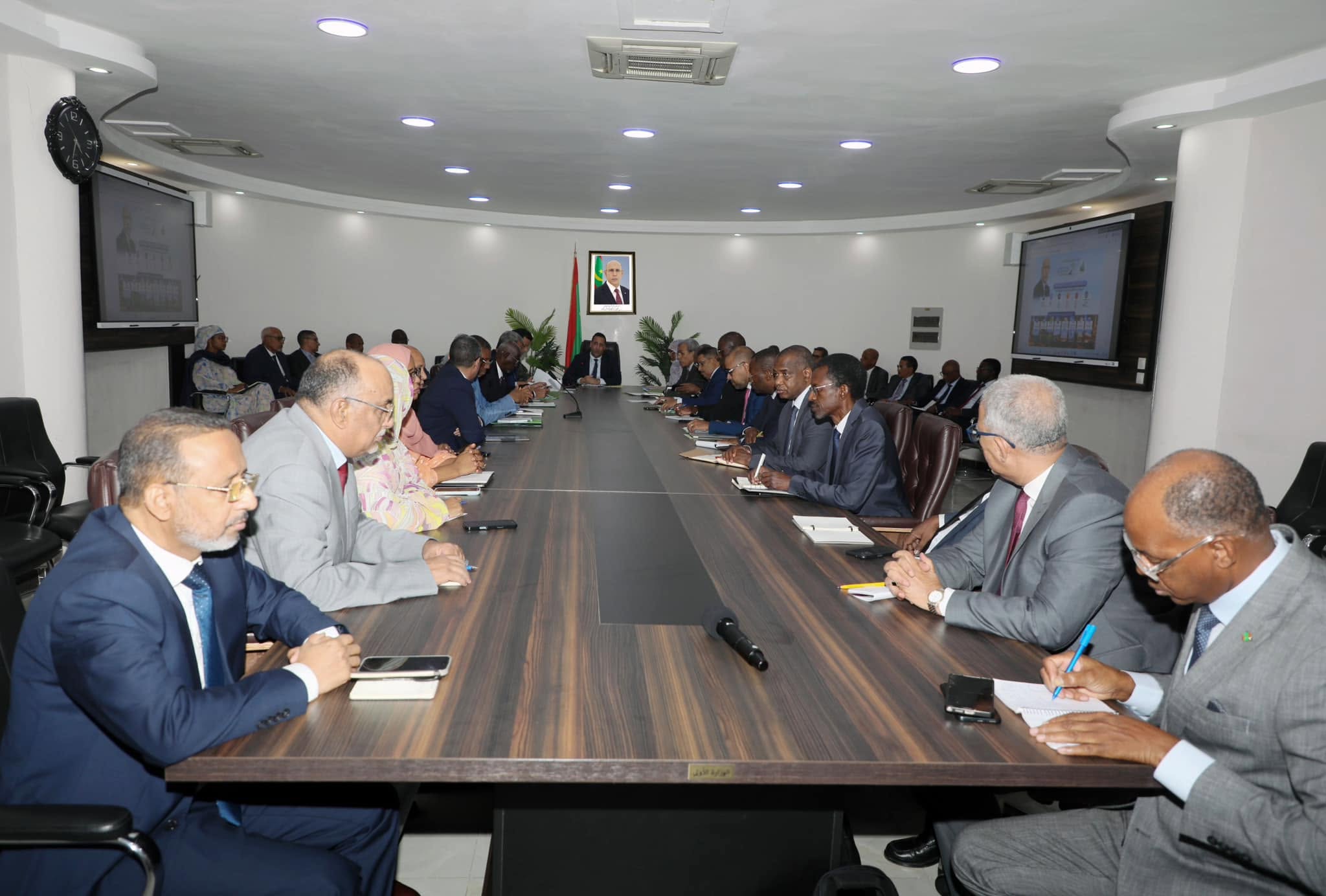 الوزارة الأولى تحتضن اجتماعا لإطلاق البعثات الوزارية إلى الولايات الداخلية