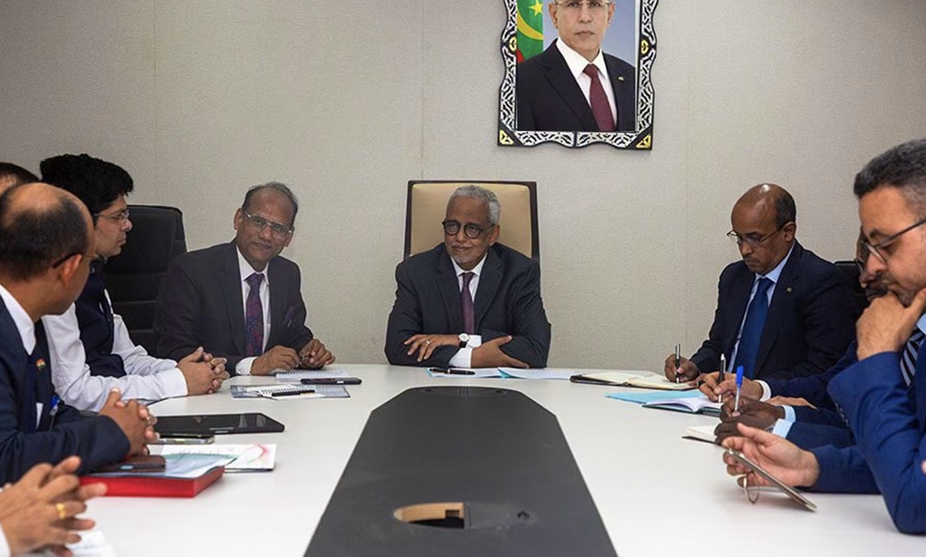 وزير الشؤون الاقتصادية يبحث مع السفير الهندي تعزيز التعاون الثنائي