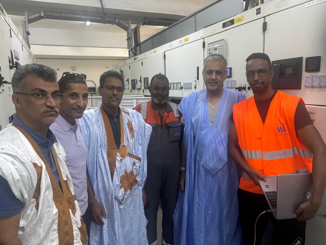 وزير الطاقة يشرف على أعمال صيانة المحطة الكهربائية الغربية بالميناء